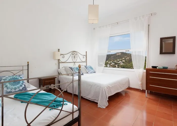 Lets Holidays Beautiful House In Tossa Nyaraló