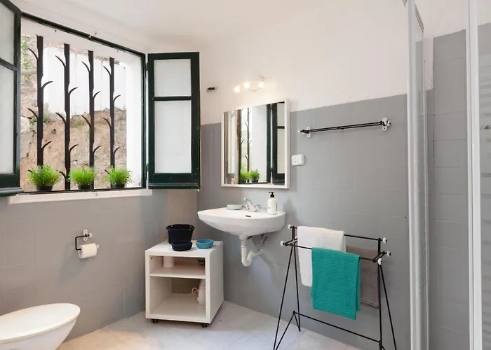 Lets Holidays Beautiful House In Tossa Nyaraló